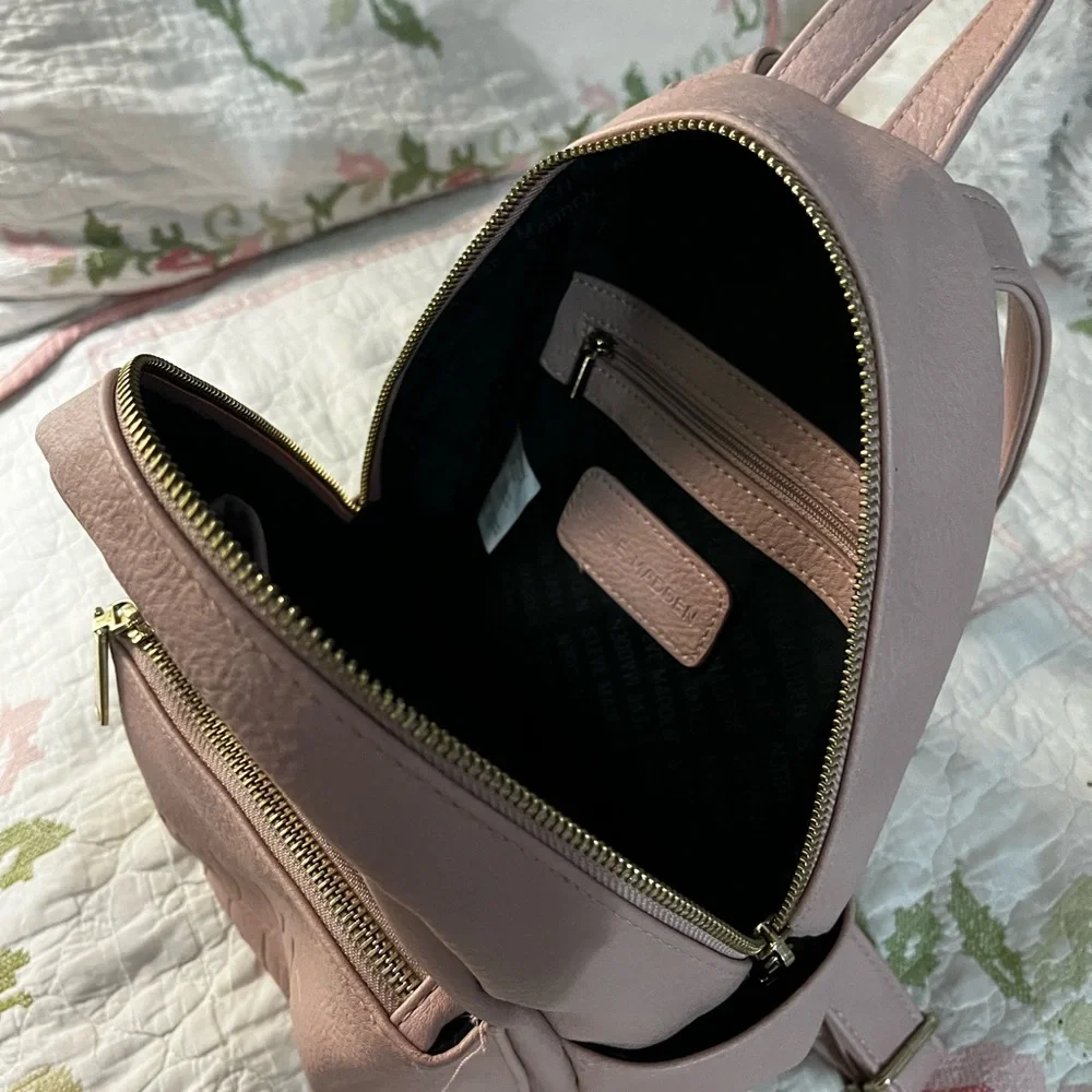 Steve Madden Pink Mini Bag with Textured Surface and Gold Hardware - Picture 3 of 3
